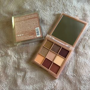 Huda beauty Haze obsessions in Sand